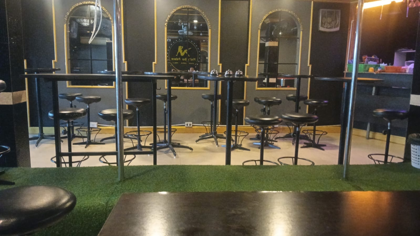 Plai's Bar Palace
